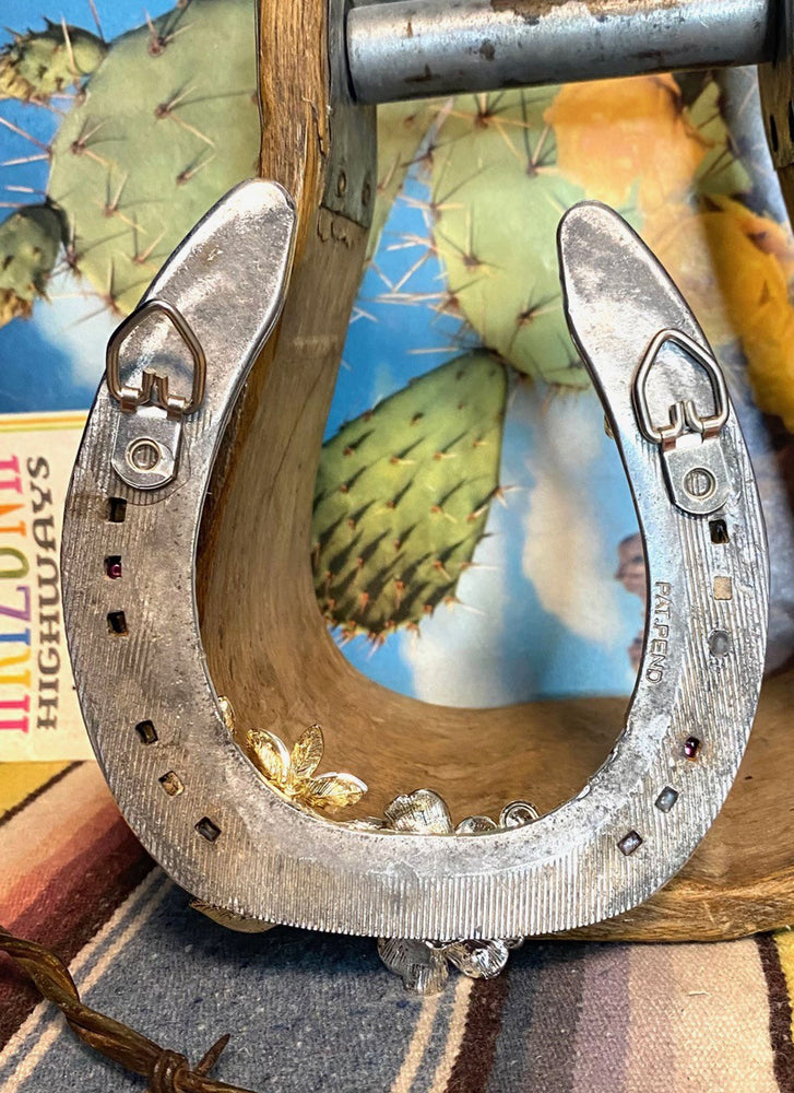 Pearl Floral Horseshoe