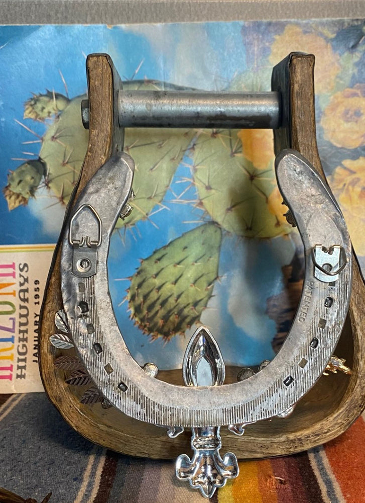 Fleur De Lis Horseshoe