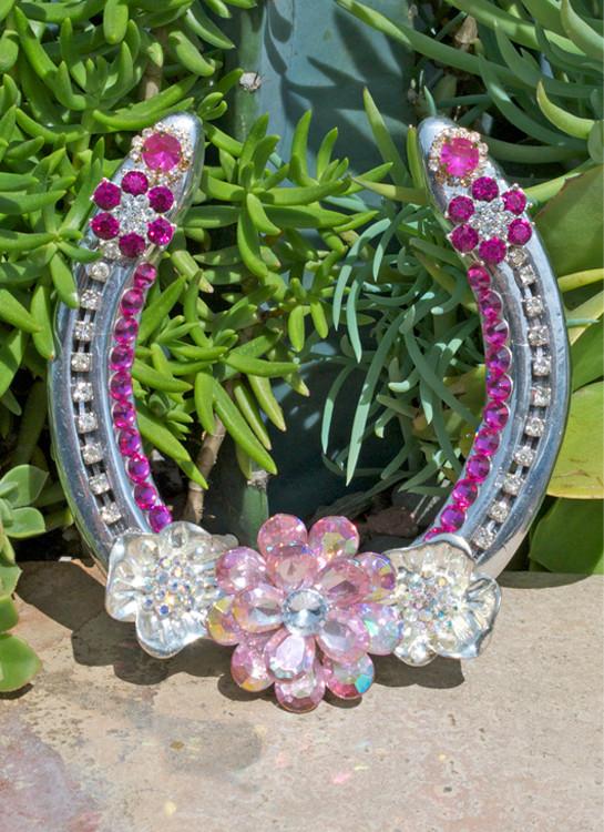 Sophisticated Cowgirl Horseshoe - Elusive Cowgirl Boutique
