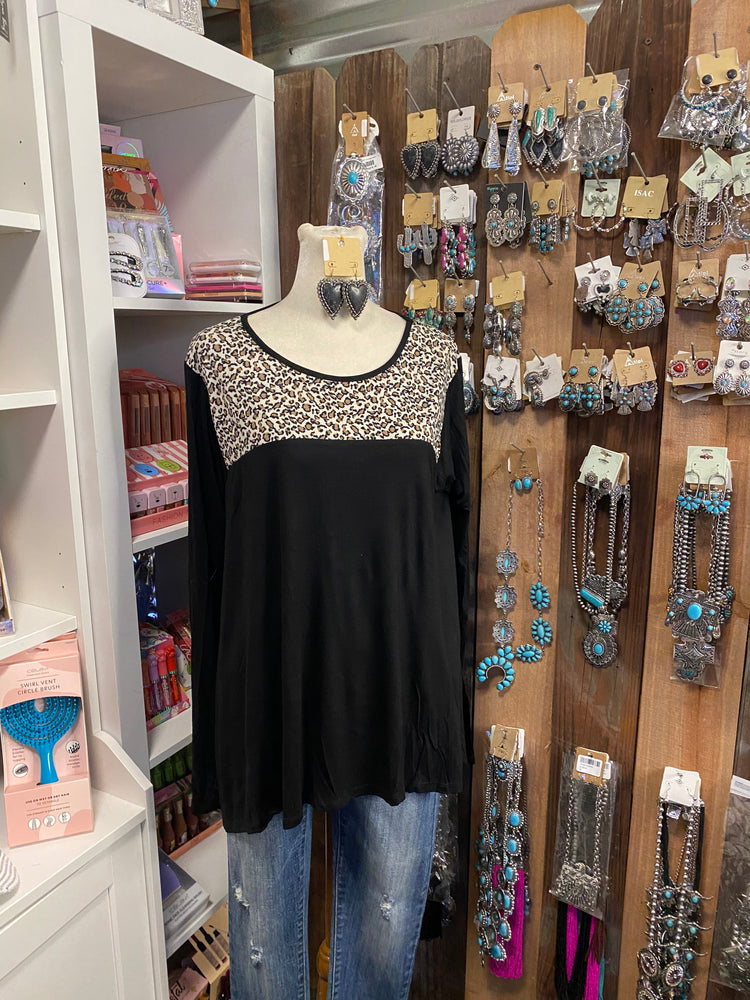 Loose Fitting Leopard Top